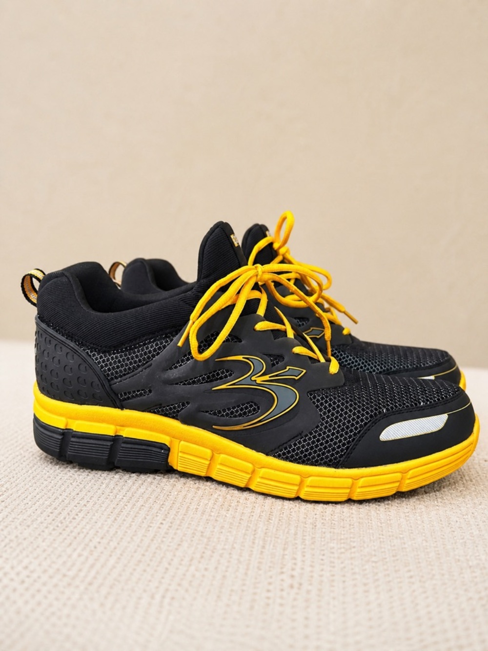 Gravity Defyer VersoShock Walking Sneakers Black Yellow Mens 15 NWOB